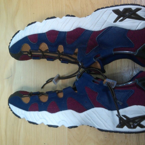 ASICS - Picture 3 of 3